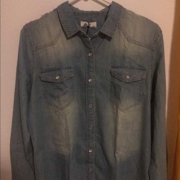 Inso Embroidered Denim Top - Picture 2 of 4